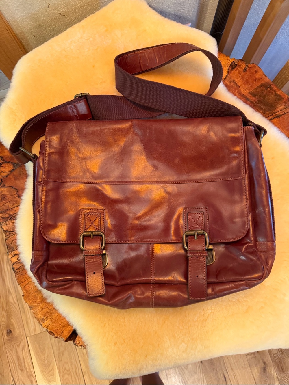 Fossil Leather Messenger Bag - like new